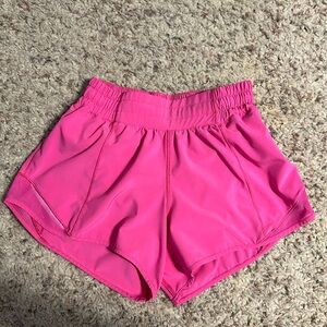 Lululemon sonic pink hotty hot shorts 2.5 size 2